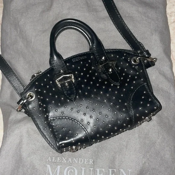 Alexander McQueen Women's Black Mini Legend Leather Crossbody Bag top handle - Picture 3 of 3